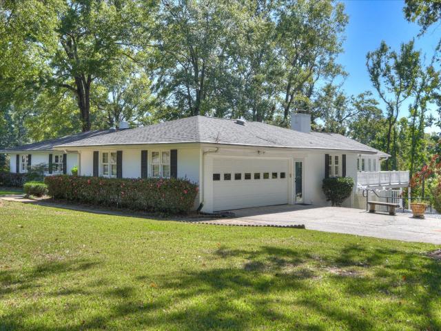 2902 Pineview Road