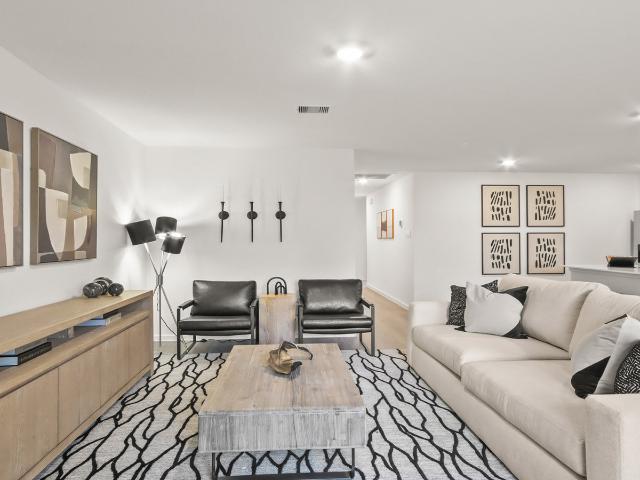 2902 Stratton Heights Lane