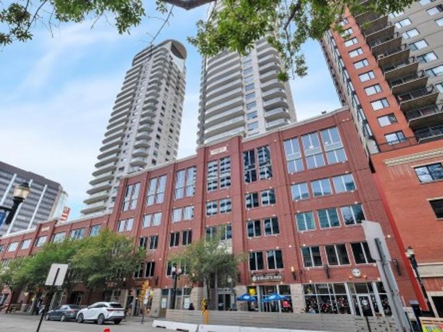 2902 10152 St Nw, Edmonton, AB, T5J 0B6 condo for sale | Listing ID E4494 | Royal LePage