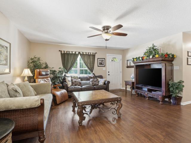 290 Dickson Road