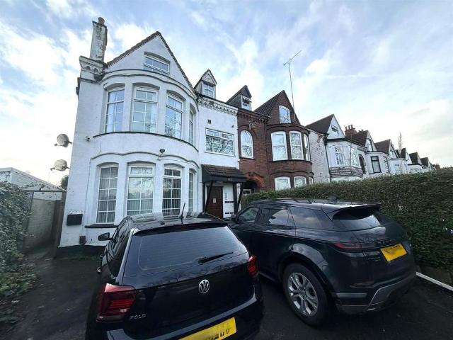 290 Edward Road, Birmingham B5 2 bed flat to rent £1,050 pcm £242 pw