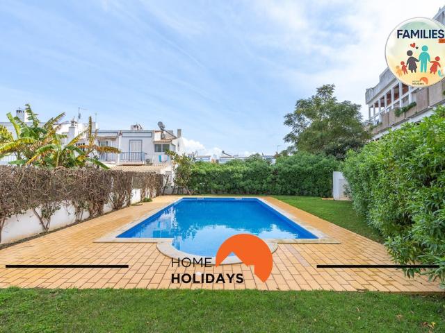 #290 Families Only Choro Azul by Home Holidays