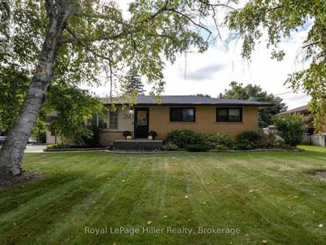 290 Hope Street, East Zorra Tavistock. ON, N0B 2R0 house for sale | Listing ID X13820 | Royal LePage