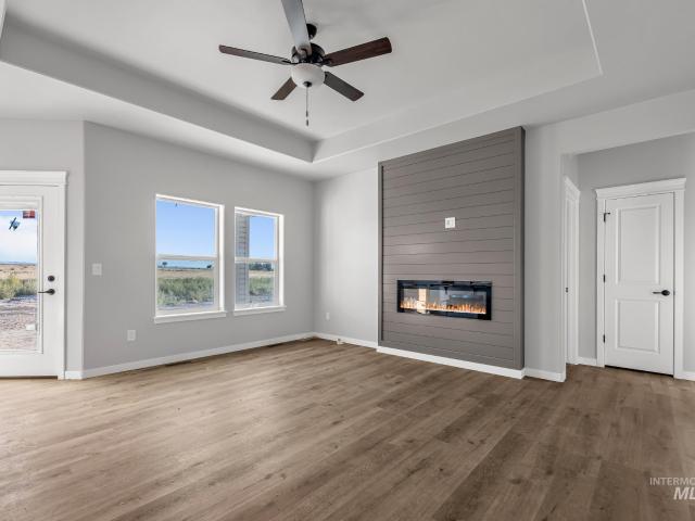 290 Locust St