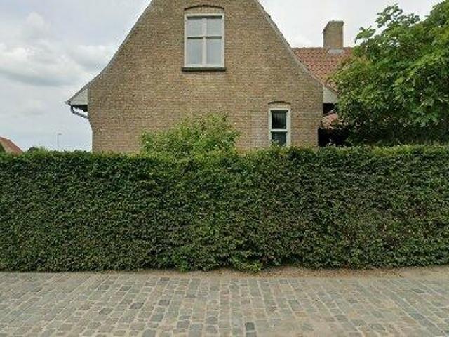 290 m2 apartment for rent in Alveringem