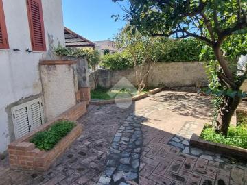 290 / mese, 120 Mq Tecnocasa.it 61115375