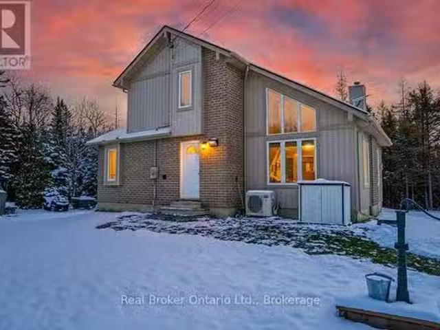 290 Myles Bay Shore Road, Northern Bruce Peninsula, ON, N0H 1W.