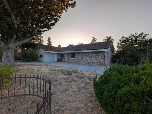 290 N Rengstorff Avenue