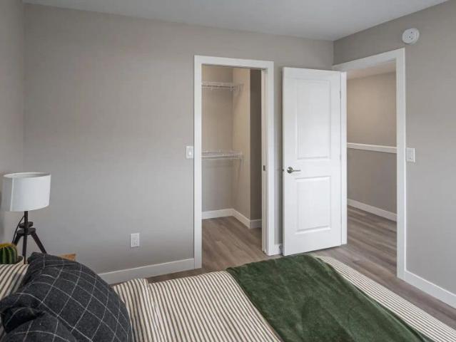 290 Normandeau Avenue — Champ