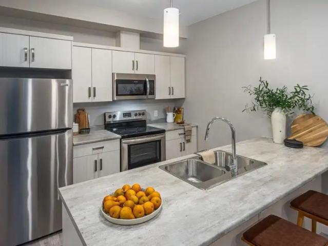 290 Normandeau Avenue — Kona