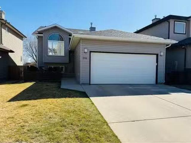 290 Peigan Court West, Lethbridge, AB, T1K 7K6 house for sal.