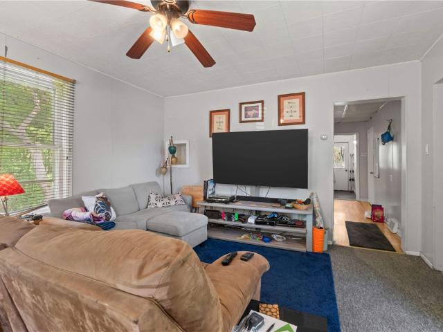 290 W 1st Ave