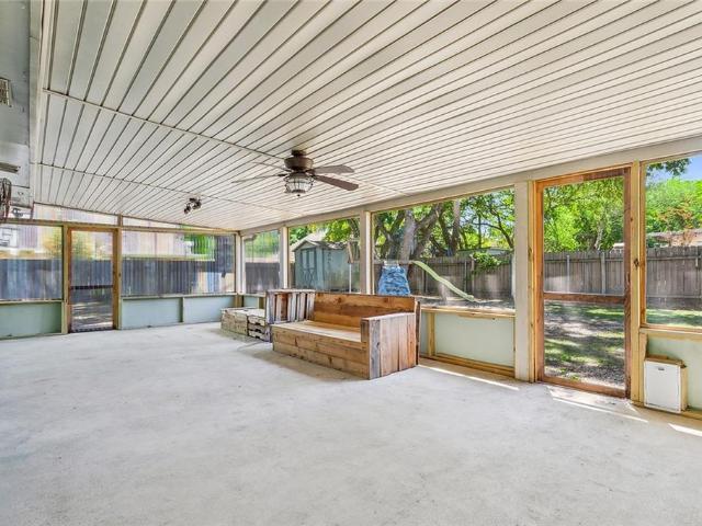 290 W Essex Drive