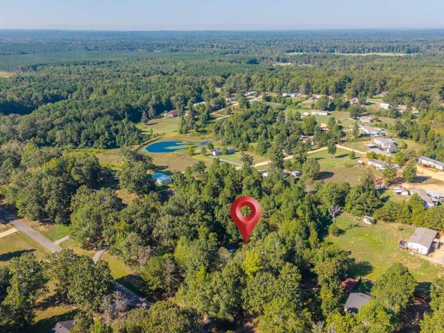290 Whispering winds Dr