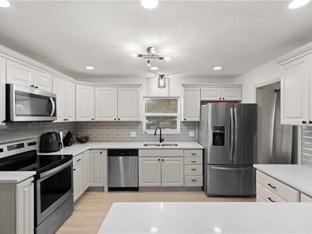 2914 N 79th Terrace