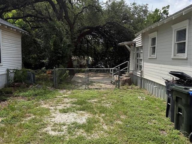 2914 E Edmond