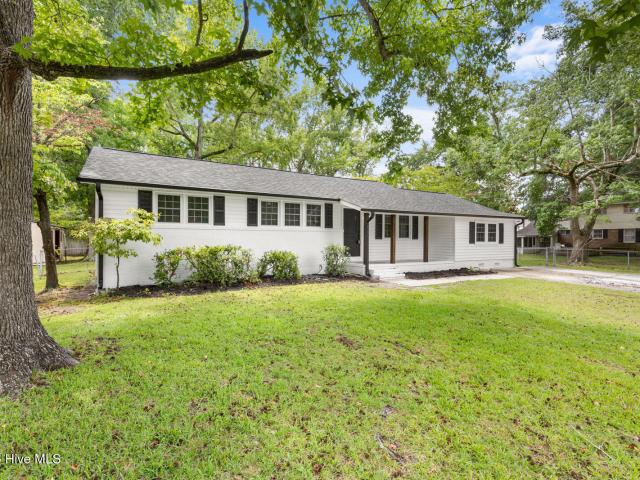 2915 Northwoods Drive