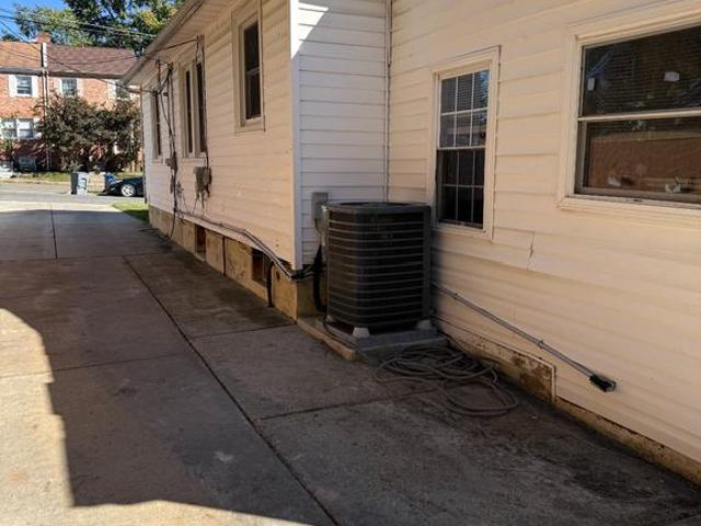 2915 E Side Drive