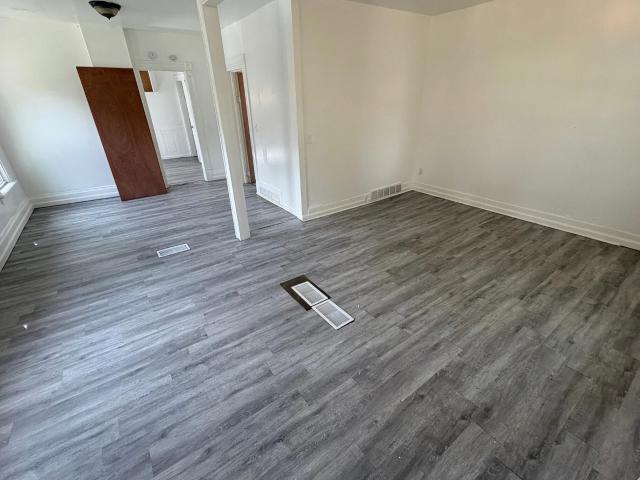 2915 W Vine St