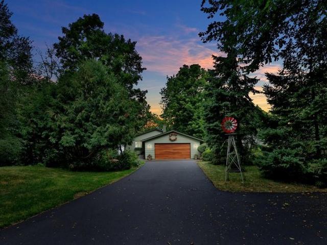 29166 Glader Blvd, Lindstrom, MN 55045