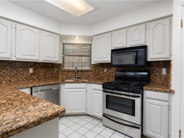 2910 La Costa Court
