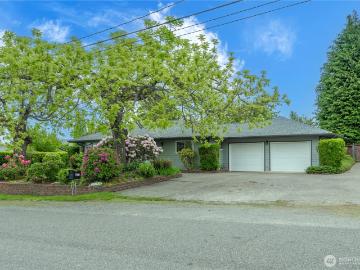 2911 Elwood Drive W