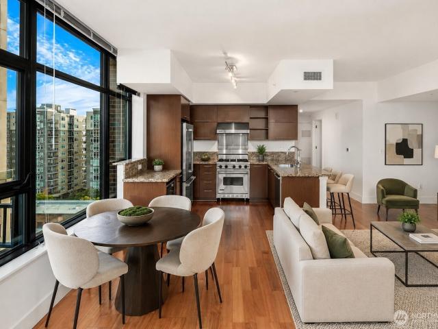 2911 2nd Avenue # 902