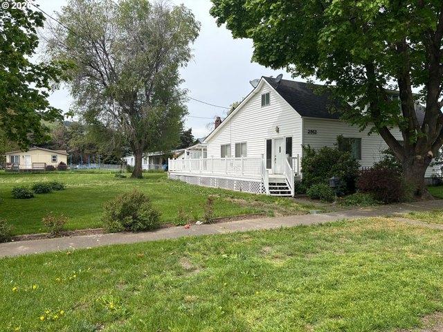 2912 N 1st St, La Grande, OR 97850