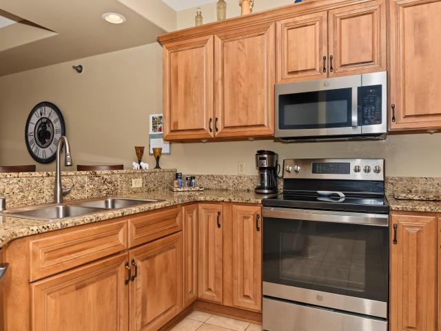 2912 N University Dr, Unit 202