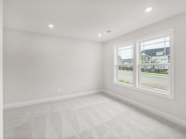 291 crowninshield ct