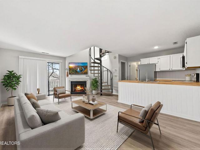291 Moytoy Rd U 206
