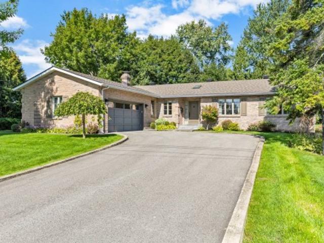 291 Rue Oakridge, Baie D'Urfé, QC, H9X 2N7 house for sale | Listing ID 18287 | Royal LePage