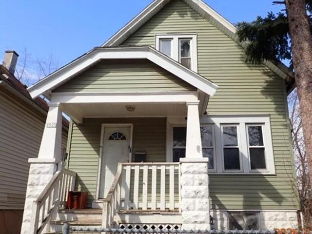 2925 N 23rd St, Milwaukee, WI 53206