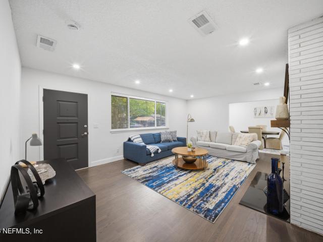 2925 Bethel Ct, Jacksonville, FL 32207 | MLS #2140