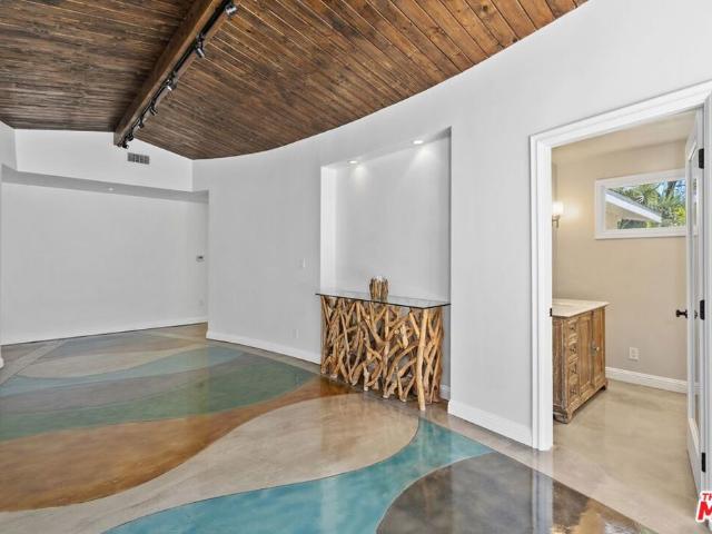29260 Sea Lion Place