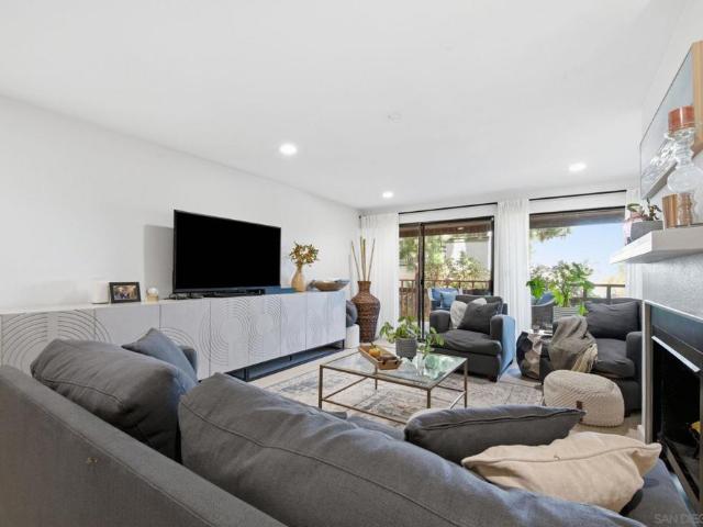 2928 Lawrence