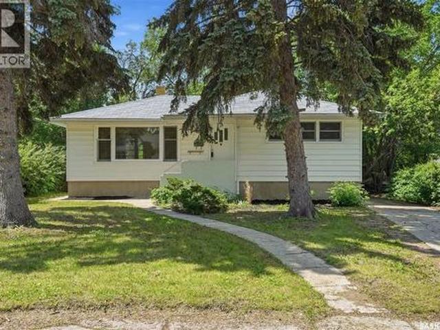 2928 Queen Street, Regina, SK, S4S 2E4 house for sale | Listing ID SK046659 | Royal LePage