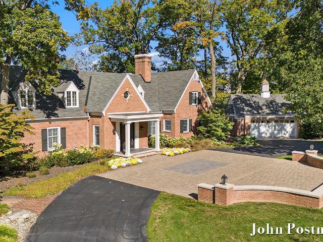 2929 Bonnell Ave SE, East Grand Rapids, MI