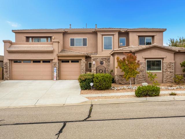 2929 Redondo Santa Fe Loop NE