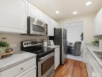 2929 76th Avenue SE # 410
