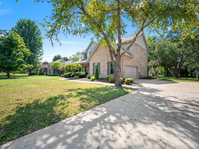 2923 Regenwood Dr