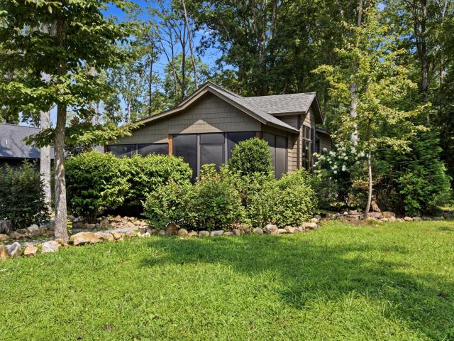 292 Waters Edge Way