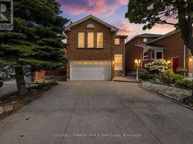 292 Ukraine Road, Mississauga Fairview, ON, L5B 3W6 house for sale | Listing ID W13835 | Royal LePage