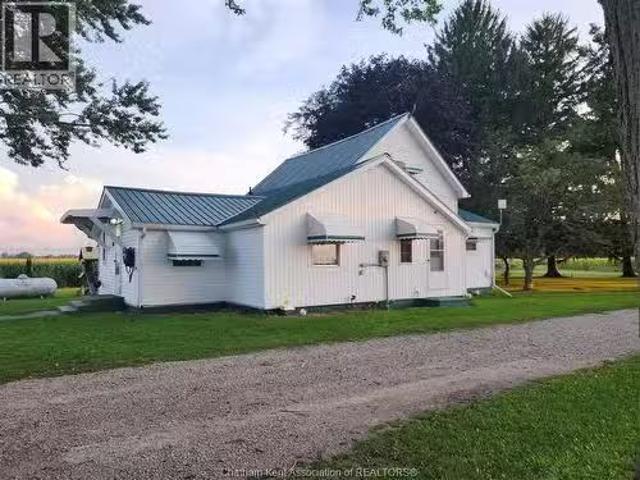 29395 Zone 4 Road, Thamesville, ON, N0P 1C0 house for sale.