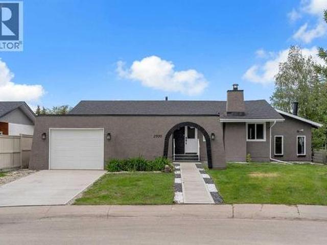 2930 Oakmoor Crescent Sw, Calgary, AB, T2V 3Z7 house for sale | Listing ID A2328 | Royal LePage