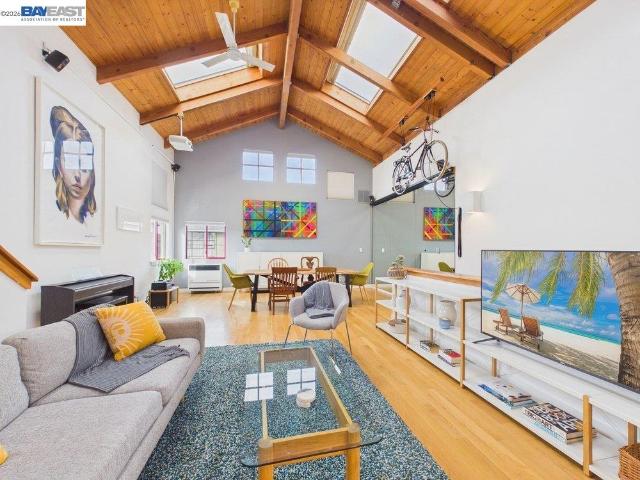 2932 Filbert St 2