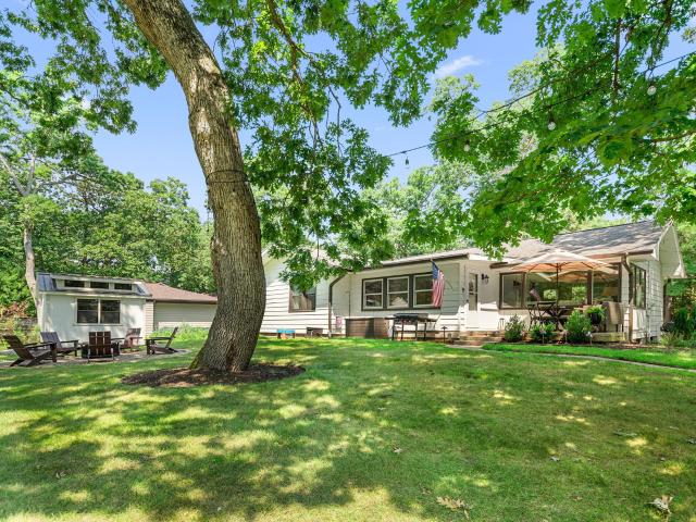 2933 Belle Plaine Trail