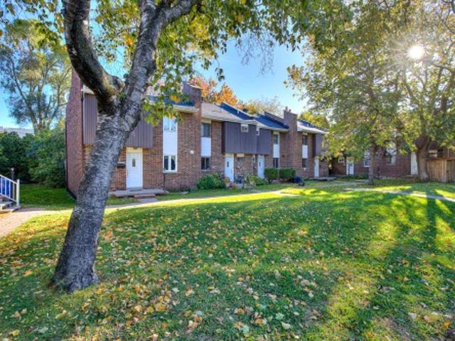 293Z Place Samson, Laval Chomedey, QC, H7W 3T8 house for sale | Listing ID 20707 | Royal LePage