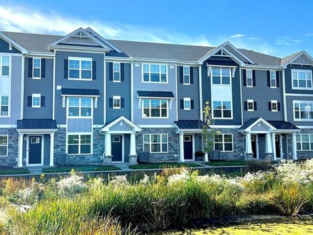 293 Basin Ct, Saint Charles, IL 60174