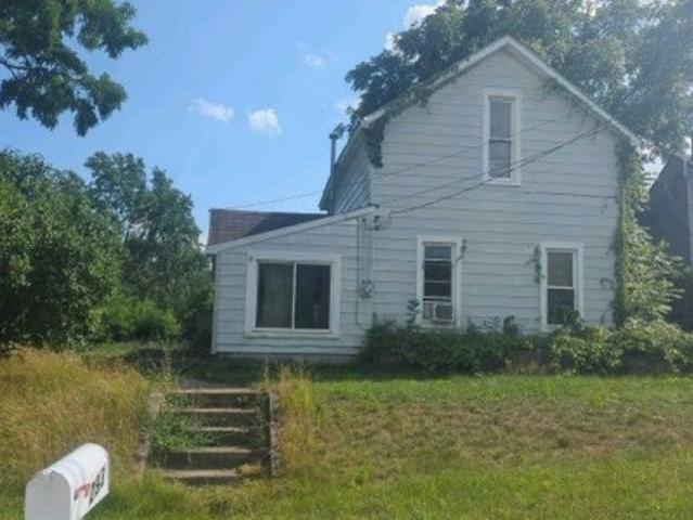 293 Birch St, Harrison, MI 48625